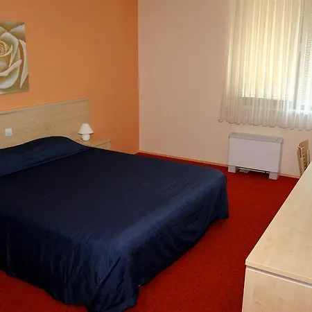 Erasmus 3* Postojna